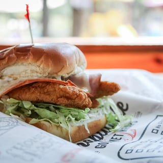 SURF BURGER BASKET